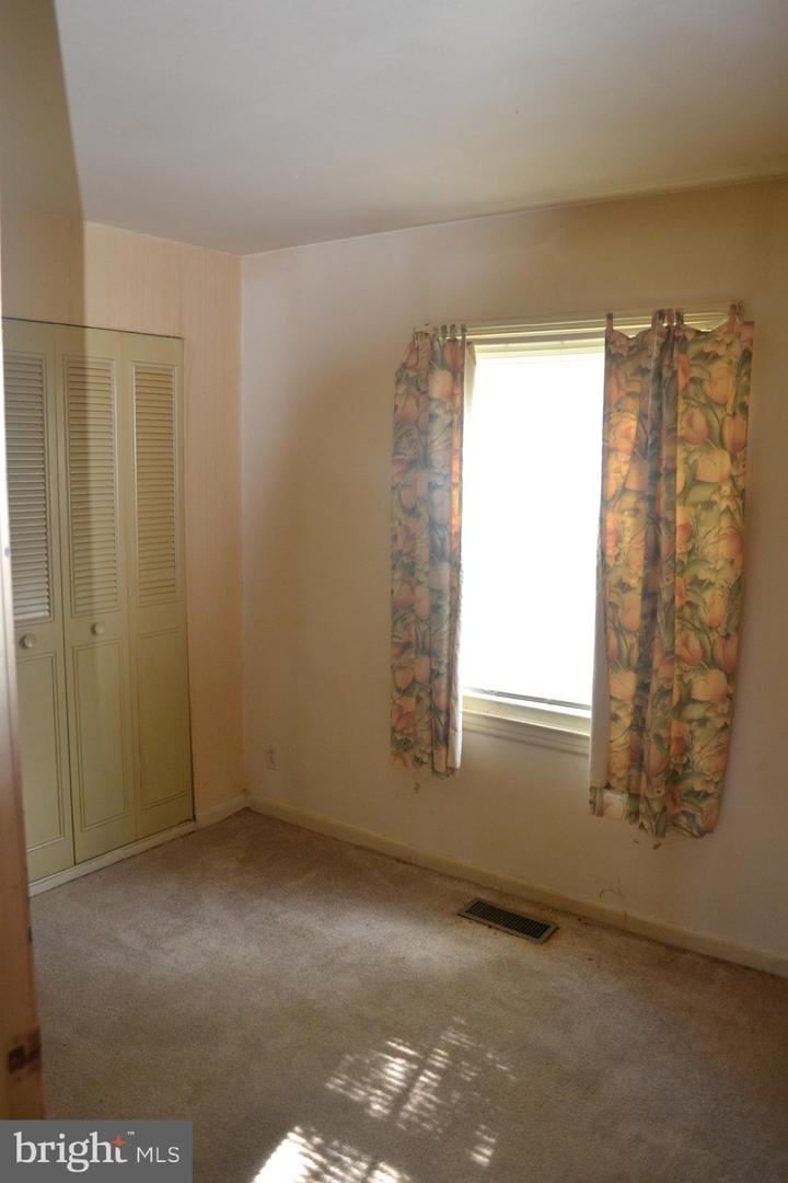 706 S DOGWOOD CT, STERLING, Virginia 20164, 3 Bedrooms Bedrooms, ,1 BathroomBathrooms,Residential,For sale,706 S DOGWOOD CT,VALO2107046 MLS # VALO2107046