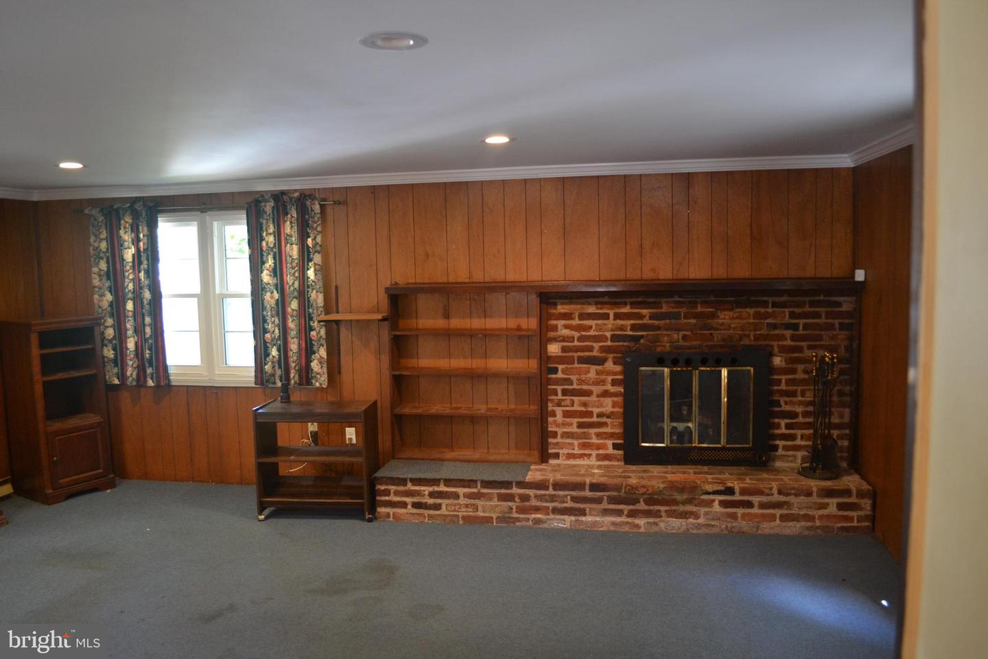706 S DOGWOOD CT, STERLING, Virginia 20164, 3 Bedrooms Bedrooms, ,1 BathroomBathrooms,Residential,For sale,706 S DOGWOOD CT,VALO2107046 MLS # VALO2107046