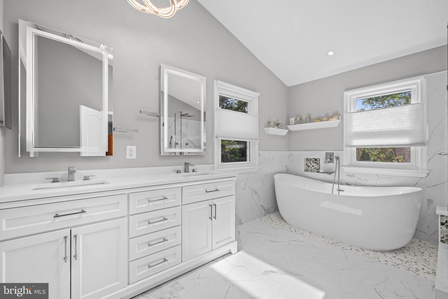 2169 WESTGLEN CT, VIENNA, Virginia 22182, 6 Bedrooms Bedrooms, ,5 BathroomsBathrooms,Residential,For sale,2169 WESTGLEN CT,VAFX2267874 MLS # VAFX2267874