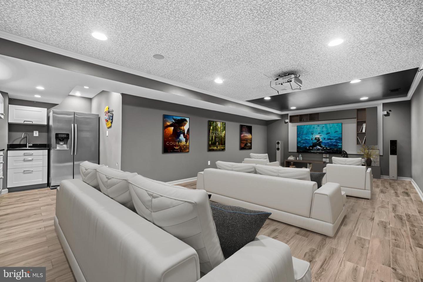 2169 WESTGLEN CT, VIENNA, Virginia 22182, 6 Bedrooms Bedrooms, ,5 BathroomsBathrooms,Residential,For sale,2169 WESTGLEN CT,VAFX2267874 MLS # VAFX2267874