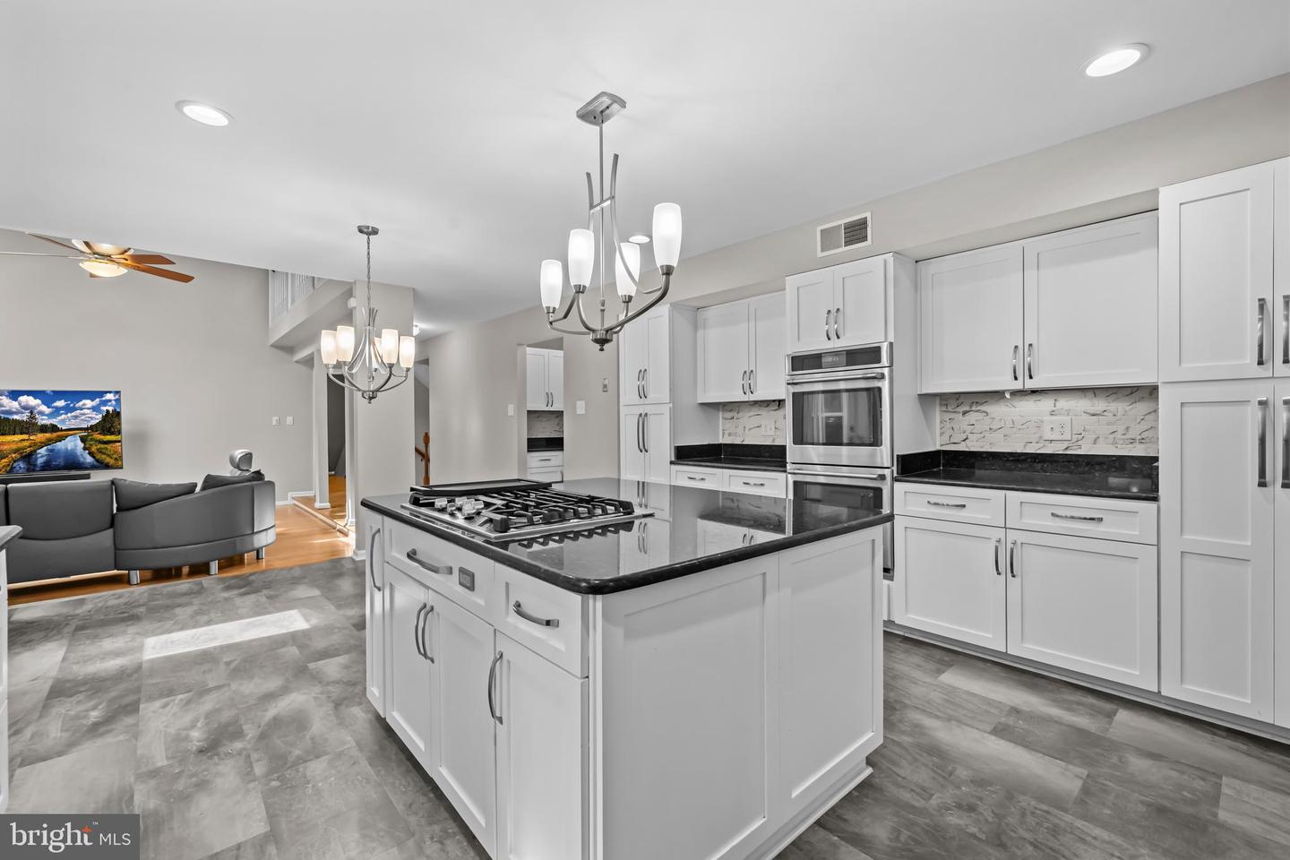 2169 WESTGLEN CT, VIENNA, Virginia 22182, 6 Bedrooms Bedrooms, ,5 BathroomsBathrooms,Residential,For sale,2169 WESTGLEN CT,VAFX2267874 MLS # VAFX2267874