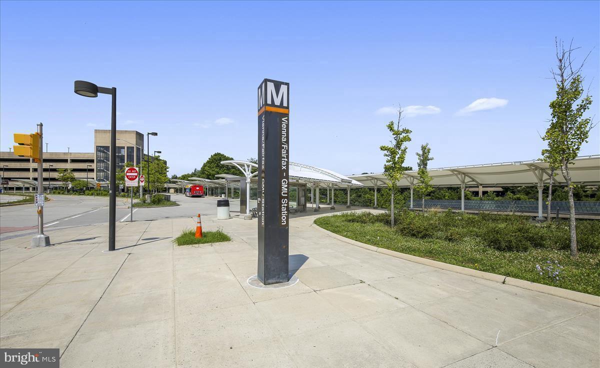 2169 WESTGLEN CT, VIENNA, Virginia 22182, 6 Bedrooms Bedrooms, ,5 BathroomsBathrooms,Residential,For sale,2169 WESTGLEN CT,VAFX2267874 MLS # VAFX2267874