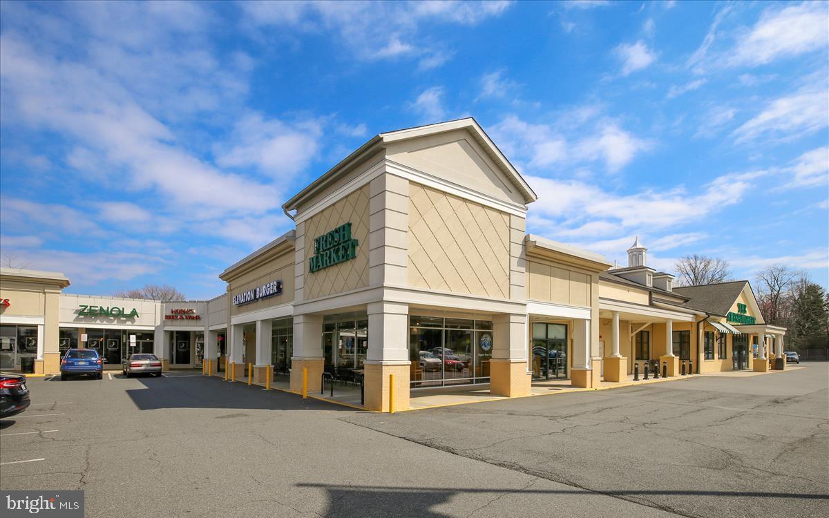 2169 WESTGLEN CT, VIENNA, Virginia 22182, 6 Bedrooms Bedrooms, ,5 BathroomsBathrooms,Residential,For sale,2169 WESTGLEN CT,VAFX2267874 MLS # VAFX2267874