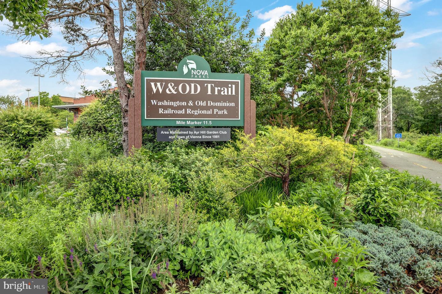 2169 WESTGLEN CT, VIENNA, Virginia 22182, 6 Bedrooms Bedrooms, ,5 BathroomsBathrooms,Residential,For sale,2169 WESTGLEN CT,VAFX2267874 MLS # VAFX2267874