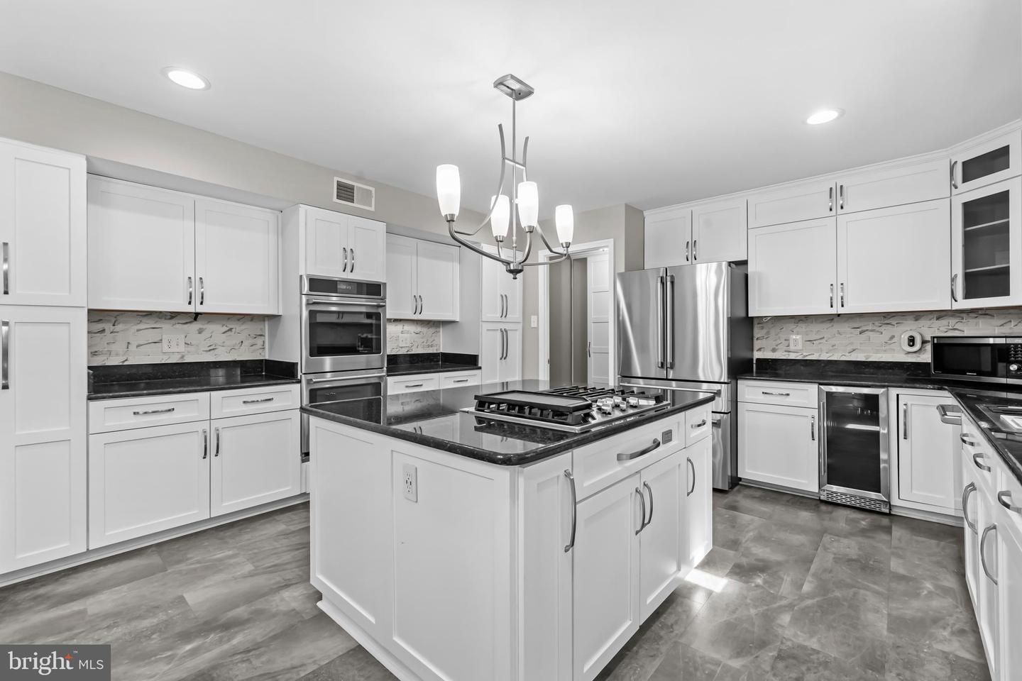 2169 WESTGLEN CT, VIENNA, Virginia 22182, 6 Bedrooms Bedrooms, ,5 BathroomsBathrooms,Residential,For sale,2169 WESTGLEN CT,VAFX2267874 MLS # VAFX2267874