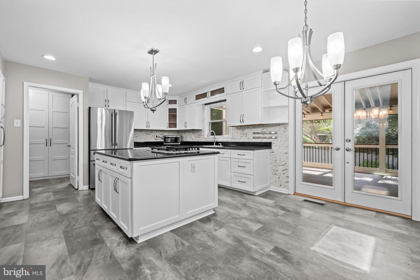 2169 WESTGLEN CT, VIENNA, Virginia 22182, 6 Bedrooms Bedrooms, ,5 BathroomsBathrooms,Residential,For sale,2169 WESTGLEN CT,VAFX2267874 MLS # VAFX2267874