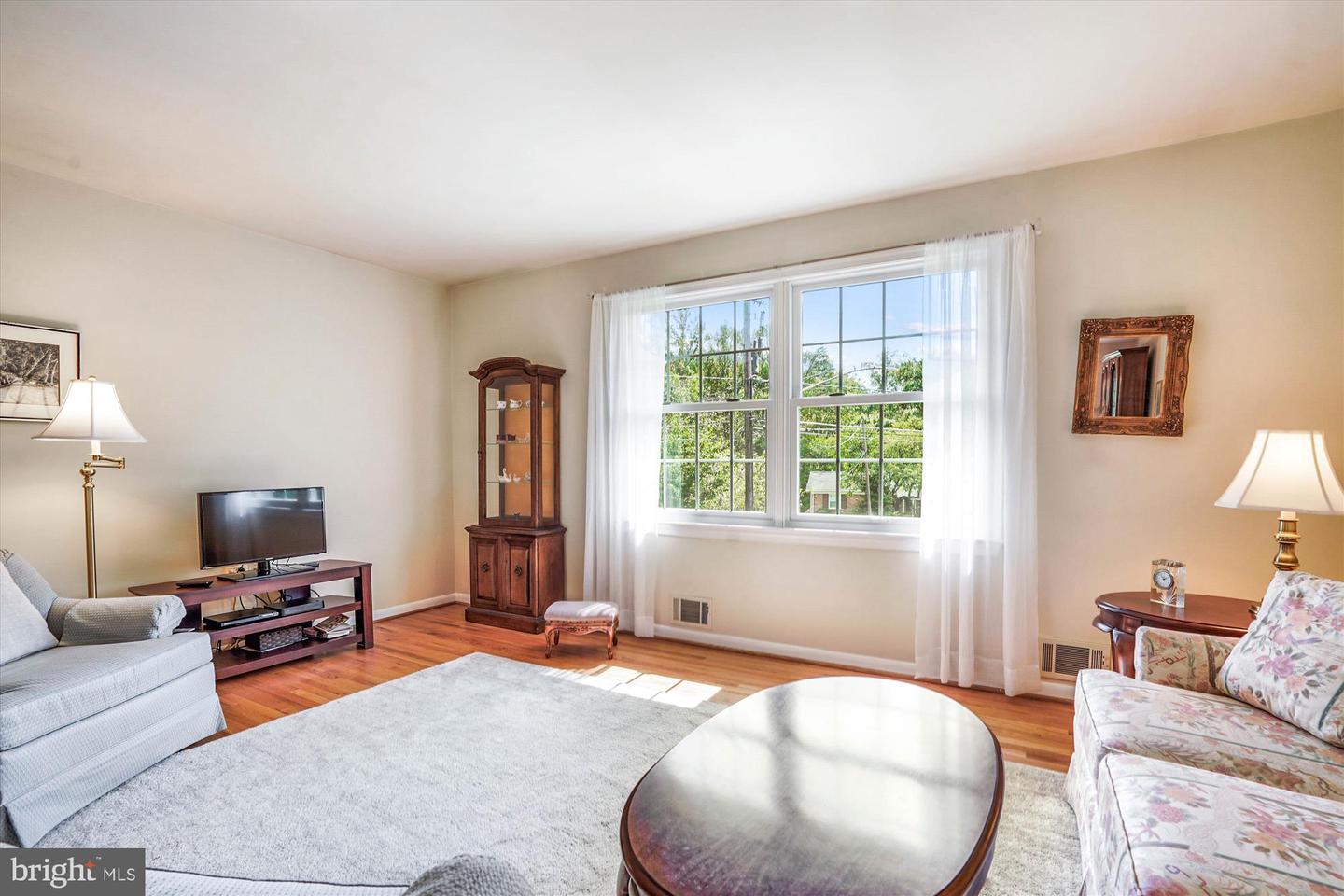 8602 DORA CT, ANNANDALE, Virginia 22003, 4 Bedrooms Bedrooms, ,2 BathroomsBathrooms,Residential,For sale,8602 DORA CT,VAFX2267934 MLS # VAFX2267934