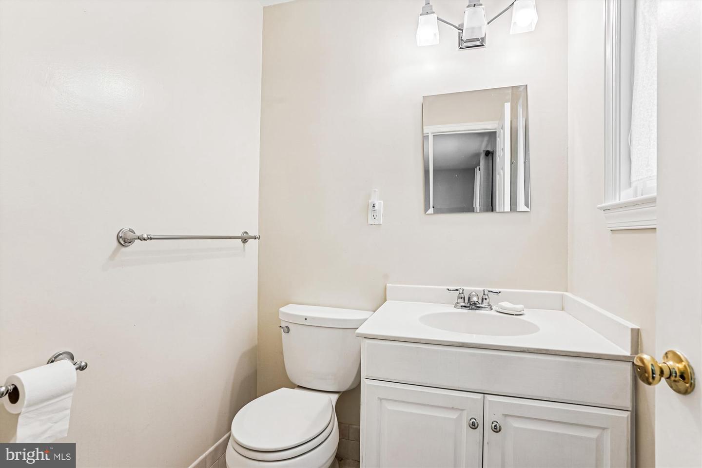 8602 DORA CT, ANNANDALE, Virginia 22003, 4 Bedrooms Bedrooms, ,2 BathroomsBathrooms,Residential,For sale,8602 DORA CT,VAFX2267934 MLS # VAFX2267934
