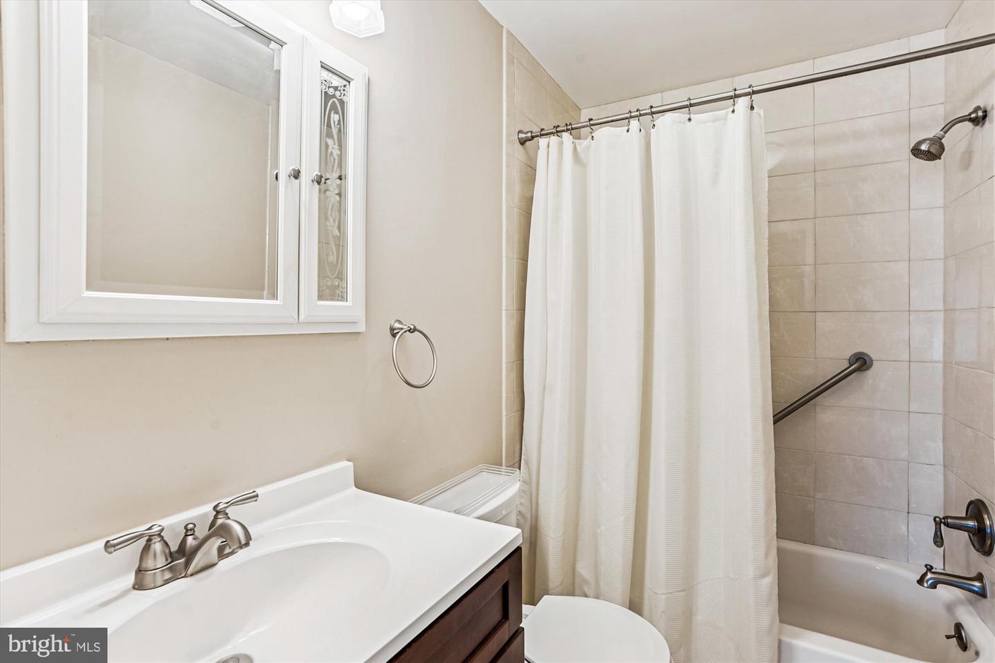 8602 DORA CT, ANNANDALE, Virginia 22003, 4 Bedrooms Bedrooms, ,2 BathroomsBathrooms,Residential,For sale,8602 DORA CT,VAFX2267934 MLS # VAFX2267934