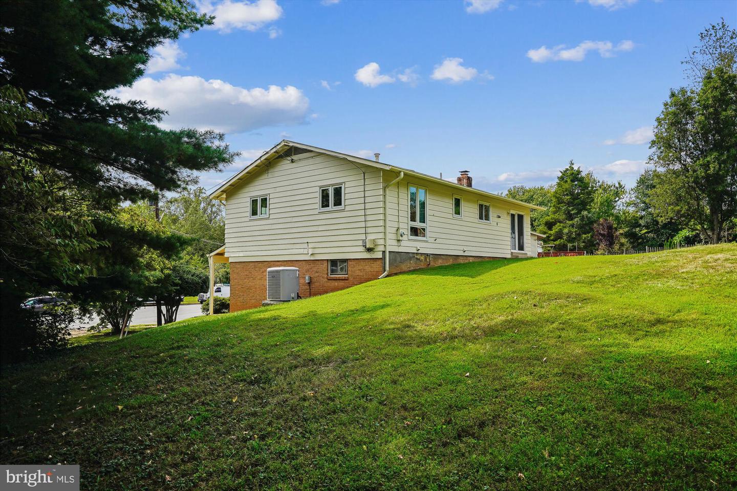 8602 DORA CT, ANNANDALE, Virginia 22003, 4 Bedrooms Bedrooms, ,2 BathroomsBathrooms,Residential,For sale,8602 DORA CT,VAFX2267934 MLS # VAFX2267934