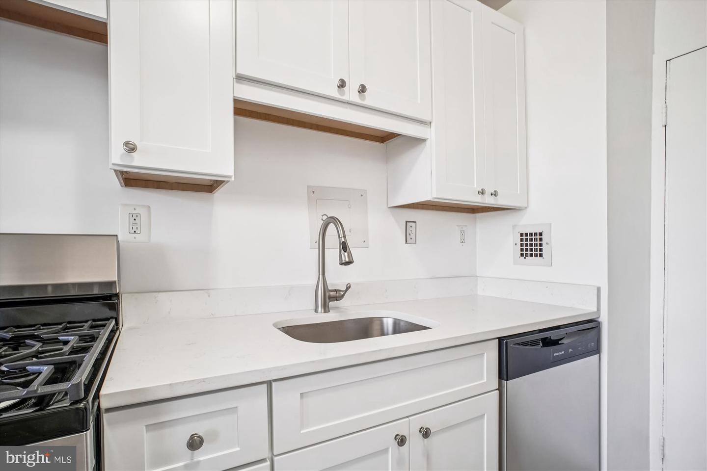 6641 WAKEFIELD DR #918, ALEXANDRIA, Virginia 22307, 1 Bedroom Bedrooms, ,1 BathroomBathrooms,Residential,For sale,6641 WAKEFIELD DR #918,VAFX2267936 MLS # VAFX2267936