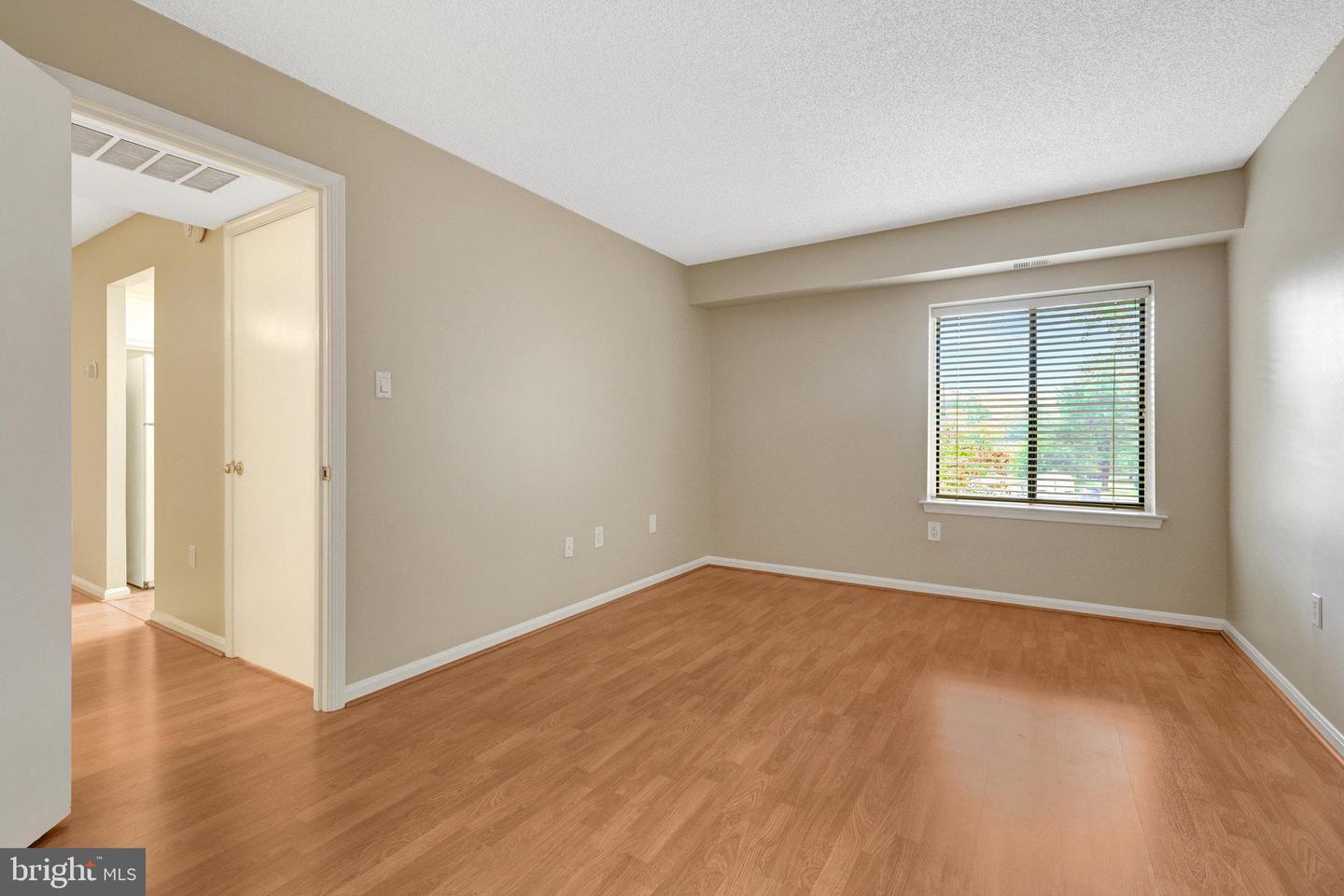 10208 BUSHMAN DR #422, OAKTON, Virginia 22124, 1 Bedroom Bedrooms, ,1 BathroomBathrooms,Residential,For sale,10208 BUSHMAN DR #422,VAFX2267944 MLS # VAFX2267944 10208 BUSHMAN DR #422, OAKTON, Virginia 22124, 1 Bedroom Bedrooms, ,1 BathroomBathrooms,Residential,For sale,10208 BUSHMAN DR #422,VAFX2267944 MLS # VAFX2267944