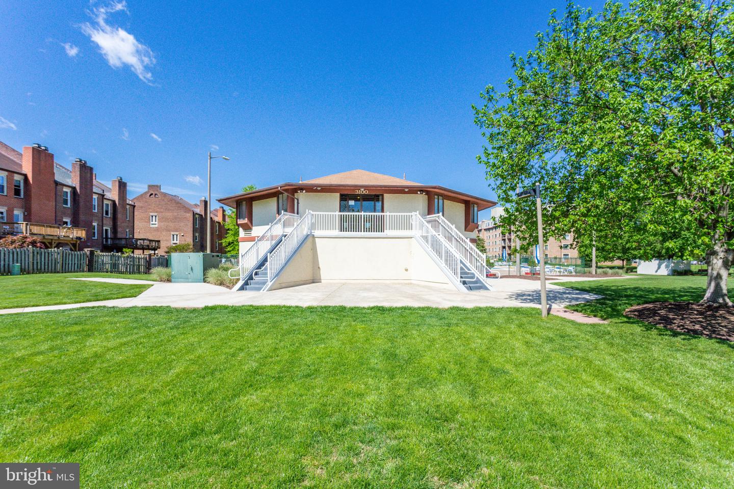 10208 BUSHMAN DR #422, OAKTON, Virginia 22124, 1 Bedroom Bedrooms, ,1 BathroomBathrooms,Residential,For sale,10208 BUSHMAN DR #422,VAFX2267944 MLS # VAFX2267944 10208 BUSHMAN DR #422, OAKTON, Virginia 22124, 1 Bedroom Bedrooms, ,1 BathroomBathrooms,Residential,For sale,10208 BUSHMAN DR #422,VAFX2267944 MLS # VAFX2267944