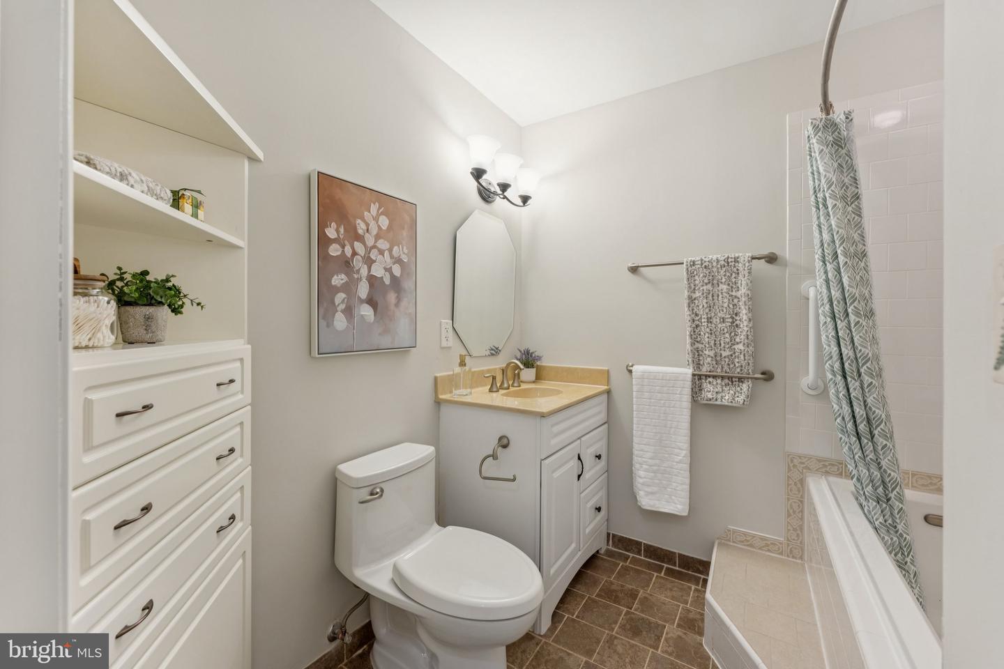 1001 N VERMONT ST #108, ARLINGTON, Virginia 22201, 2 Bedrooms Bedrooms, ,2 BathroomsBathrooms,Residential,For sale,1001 N VERMONT ST #108,VAAR2063836 MLS # VAAR2063836