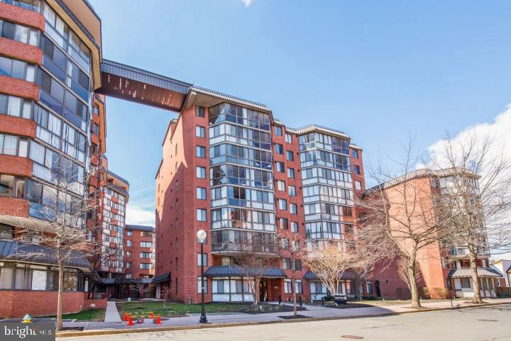 1001 N VERMONT ST #108, ARLINGTON, Virginia 22201, 2 Bedrooms Bedrooms, ,2 BathroomsBathrooms,Residential,For sale,1001 N VERMONT ST #108,VAAR2063836 MLS # VAAR2063836