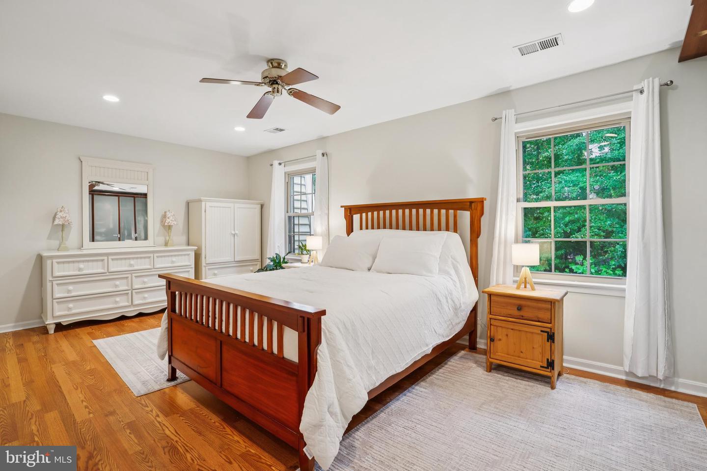 10306 HAMPSHIRE GREEN AVE, FAIRFAX, Virginia 22032, 3 Bedrooms Bedrooms, ,2 BathroomsBathrooms,Residential,For sale,10306 HAMPSHIRE GREEN AVE,VAFX2254908 MLS # VAFX2254908