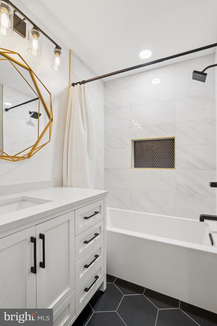 10306 HAMPSHIRE GREEN AVE, FAIRFAX, Virginia 22032, 3 Bedrooms Bedrooms, ,2 BathroomsBathrooms,Residential,For sale,10306 HAMPSHIRE GREEN AVE,VAFX2254908 MLS # VAFX2254908