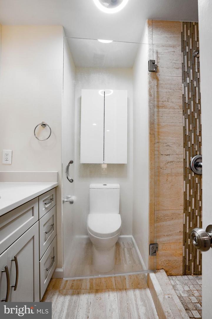 10306 HAMPSHIRE GREEN AVE, FAIRFAX, Virginia 22032, 3 Bedrooms Bedrooms, ,2 BathroomsBathrooms,Residential,For sale,10306 HAMPSHIRE GREEN AVE,VAFX2254908 MLS # VAFX2254908
