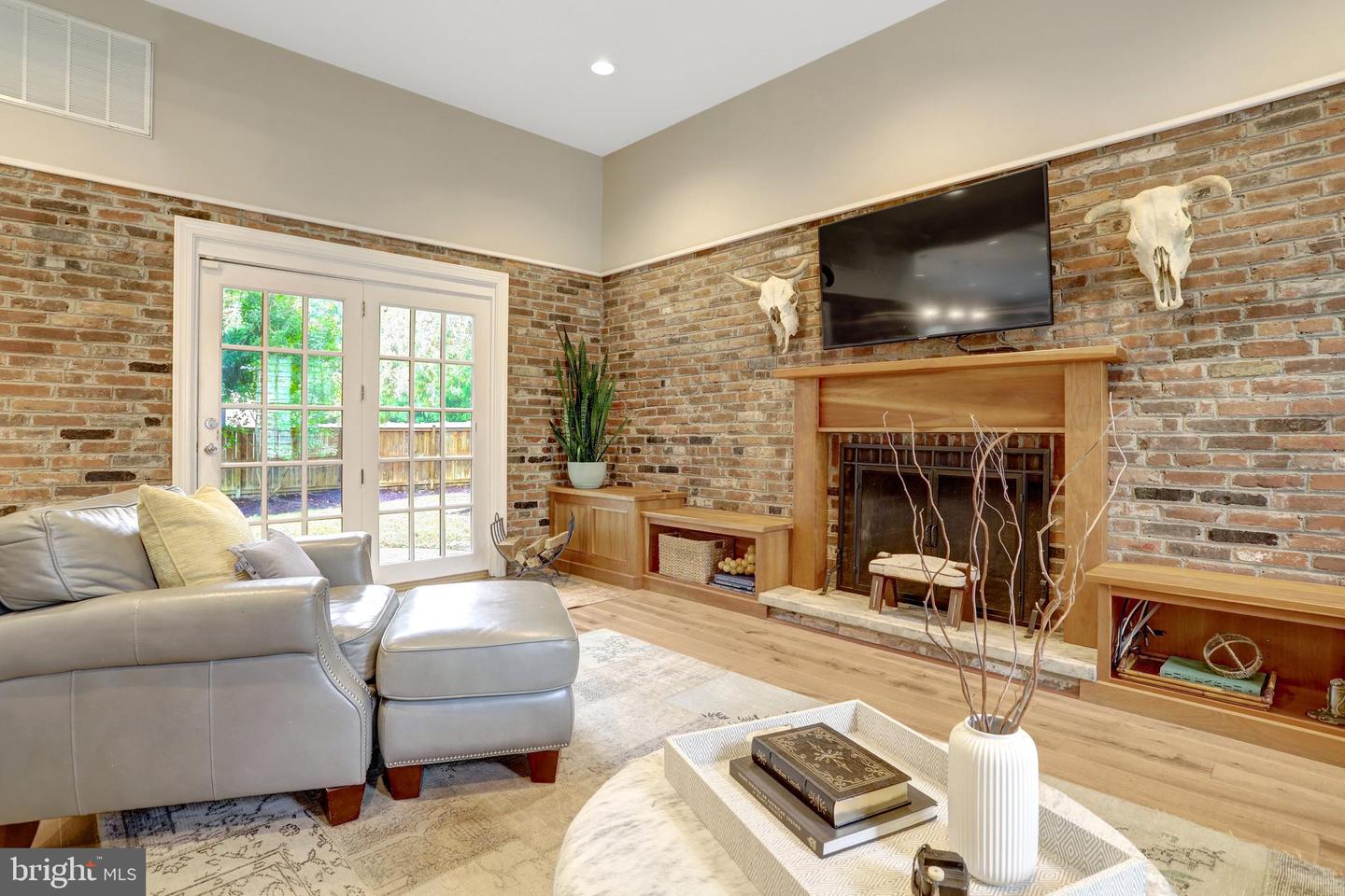 4106 FERRY LANDING RD, ALEXANDRIA, Virginia 22309, 6 Bedrooms Bedrooms, ,4 BathroomsBathrooms,Residential,For sale,4106 FERRY LANDING RD,VAFX2256056 MLS # VAFX2256056