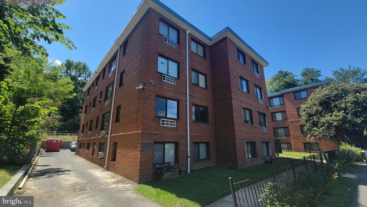 1907 GOOD HOPE RD SE #109, WASHINGTON, District Of Columbia 20020, 2 Bedrooms Bedrooms, ,1 BathroomBathrooms,Residential,For sale,1907 GOOD HOPE RD SE #109,DCDC2211700 MLS # DCDC2211700