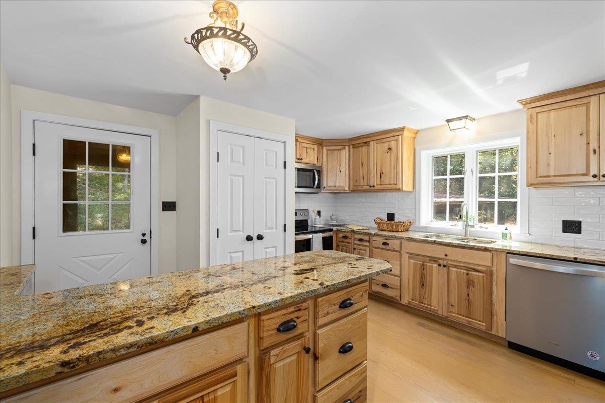 6614 MIDDLEBROOK RD, MIDDLEBROOK, Virginia 24459, 2 Bedrooms Bedrooms, ,2 BathroomsBathrooms,Residential,Moffatts Creek Cottage,6614 MIDDLEBROOK RD,669202 MLS # 669202