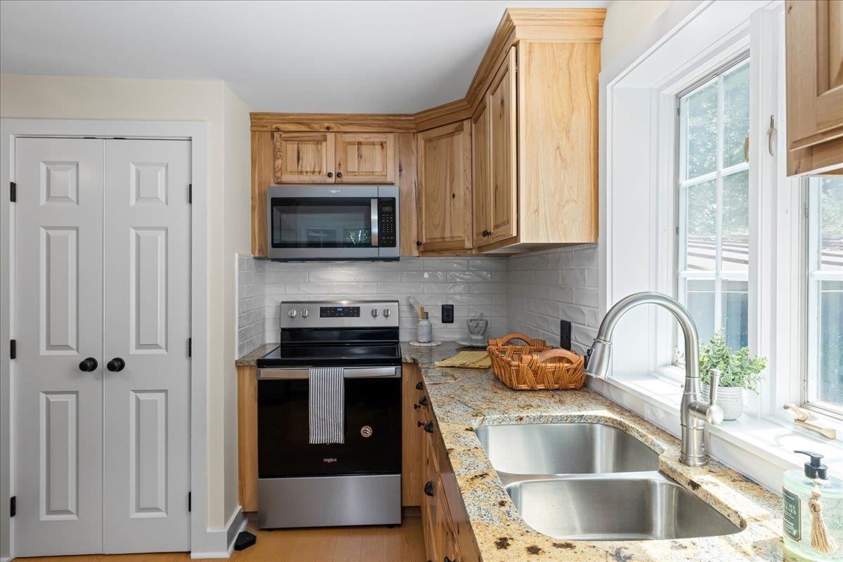 6614 MIDDLEBROOK RD, MIDDLEBROOK, Virginia 24459, 2 Bedrooms Bedrooms, ,2 BathroomsBathrooms,Residential,Moffatts Creek Cottage,6614 MIDDLEBROOK RD,669202 MLS # 669202