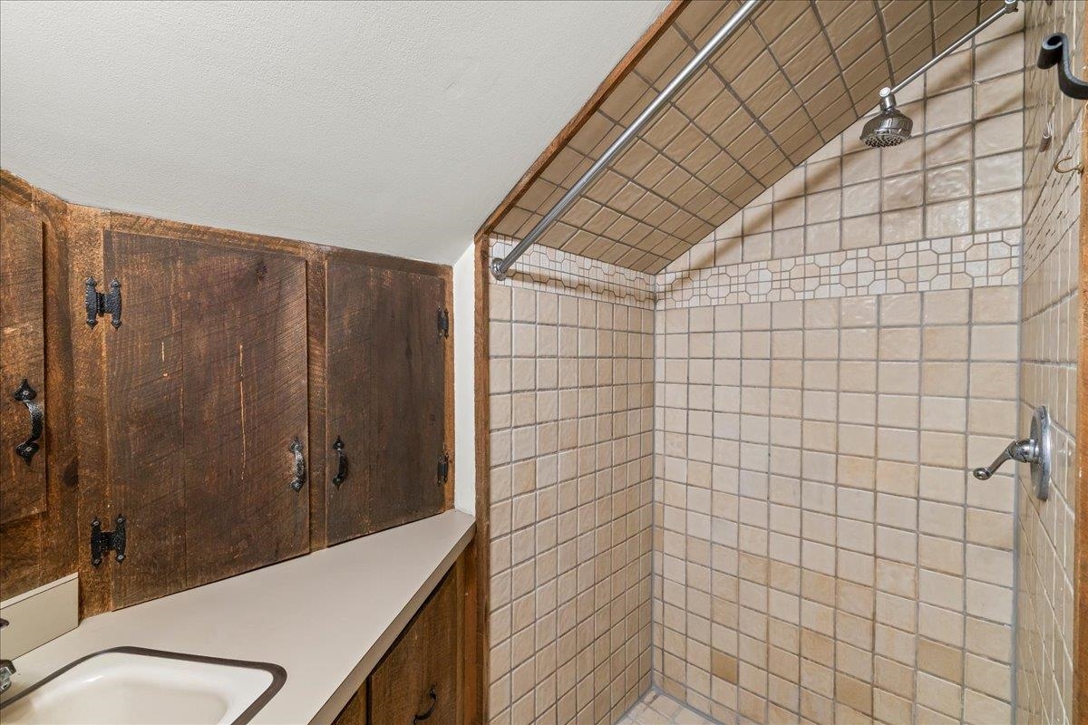 6614 MIDDLEBROOK RD, MIDDLEBROOK, Virginia 24459, 2 Bedrooms Bedrooms, ,2 BathroomsBathrooms,Residential,Moffatts Creek Cottage,6614 MIDDLEBROOK RD,669202 MLS # 669202