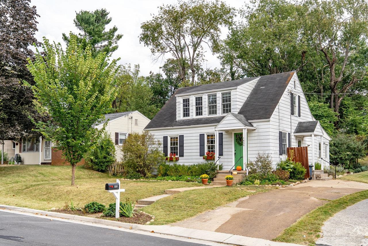 1450 VALLEY ST, HARRISONBURG, Virginia 22801, 3 Bedrooms Bedrooms, ,1 BathroomBathrooms,Residential,1450 VALLEY ST,669203 MLS # 669203