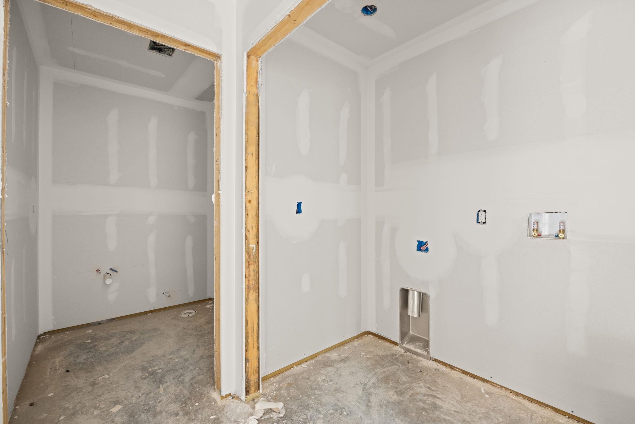 2105 WILLOW HILL DR, HARRISONBURG, Virginia 22801, 3 Bedrooms Bedrooms, ,2 BathroomsBathrooms,Residential,2105 WILLOW HILL DR,669210 MLS # 669210