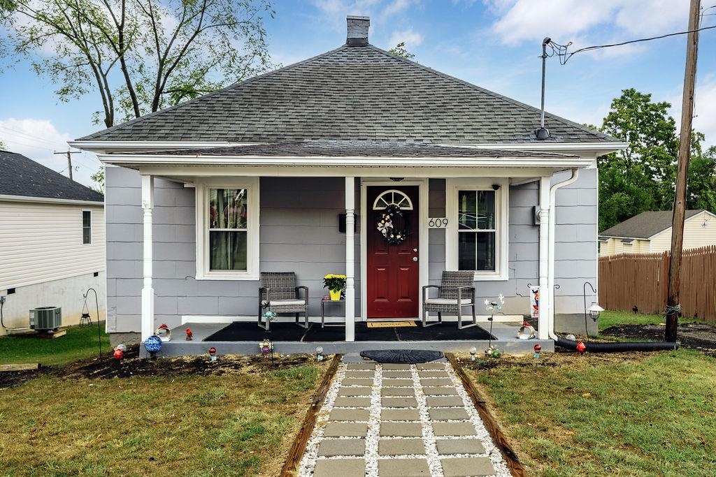 609 N BAYARD AVE, WAYNESBORO, Virginia 22980, 3 Bedrooms Bedrooms, ,1 BathroomBathrooms,Residential,609 N BAYARD AVE,669214 MLS # 669214