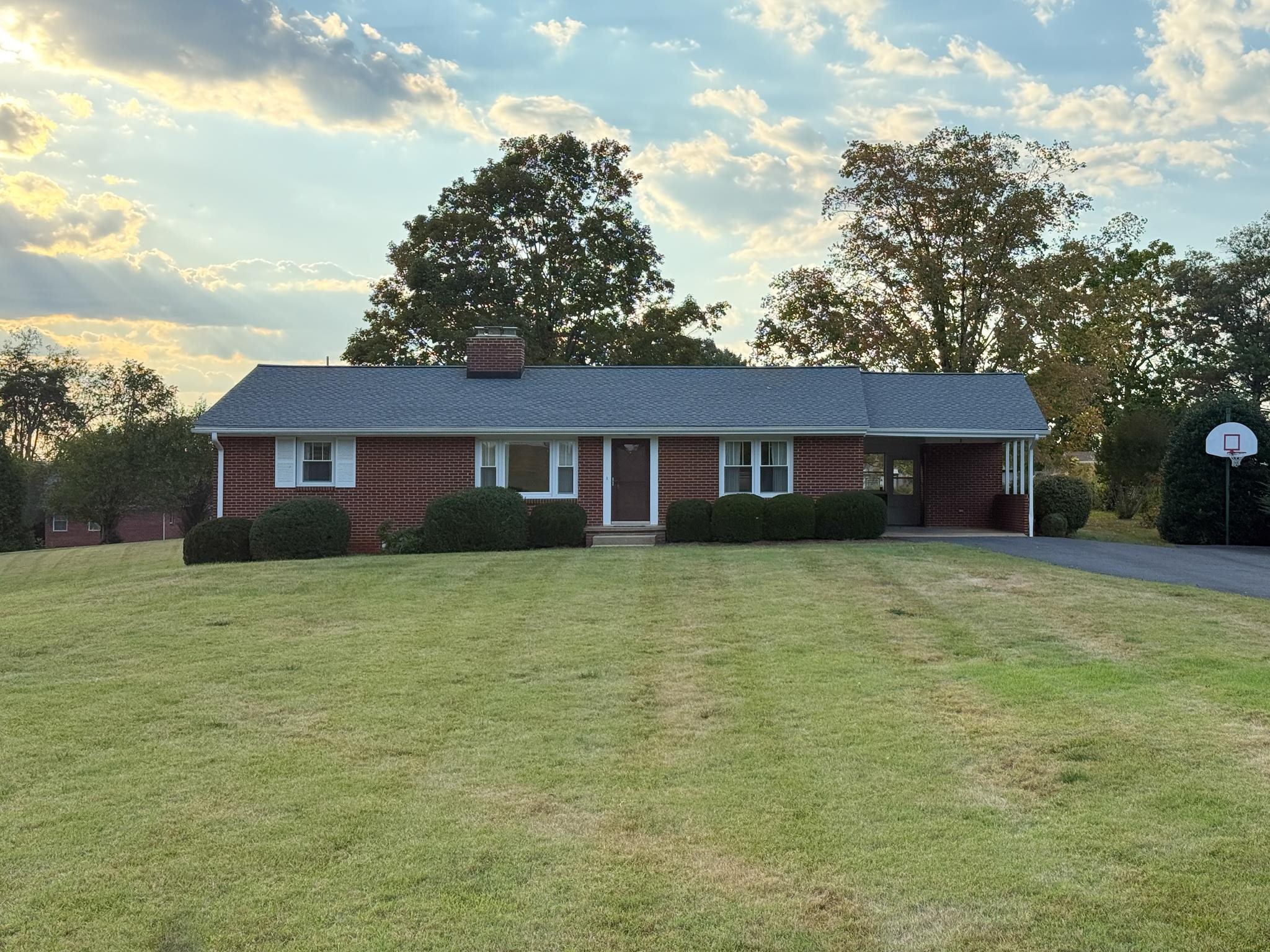 47 GISH LN, STAUNTON, Virginia 24401, 3 Bedrooms Bedrooms, ,1 BathroomBathrooms,Residential,47 GISH LN,669218 MLS # 669218
