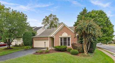20617 PARKSIDE CIRCLE, POTOMAC FALLS, Virginia 20165, 3 Bedrooms Bedrooms, ,2 BathroomsBathrooms,Residential,For sale,20617 PARKSIDE CIRCLE,VALO2104250 MLS # VALO2104250