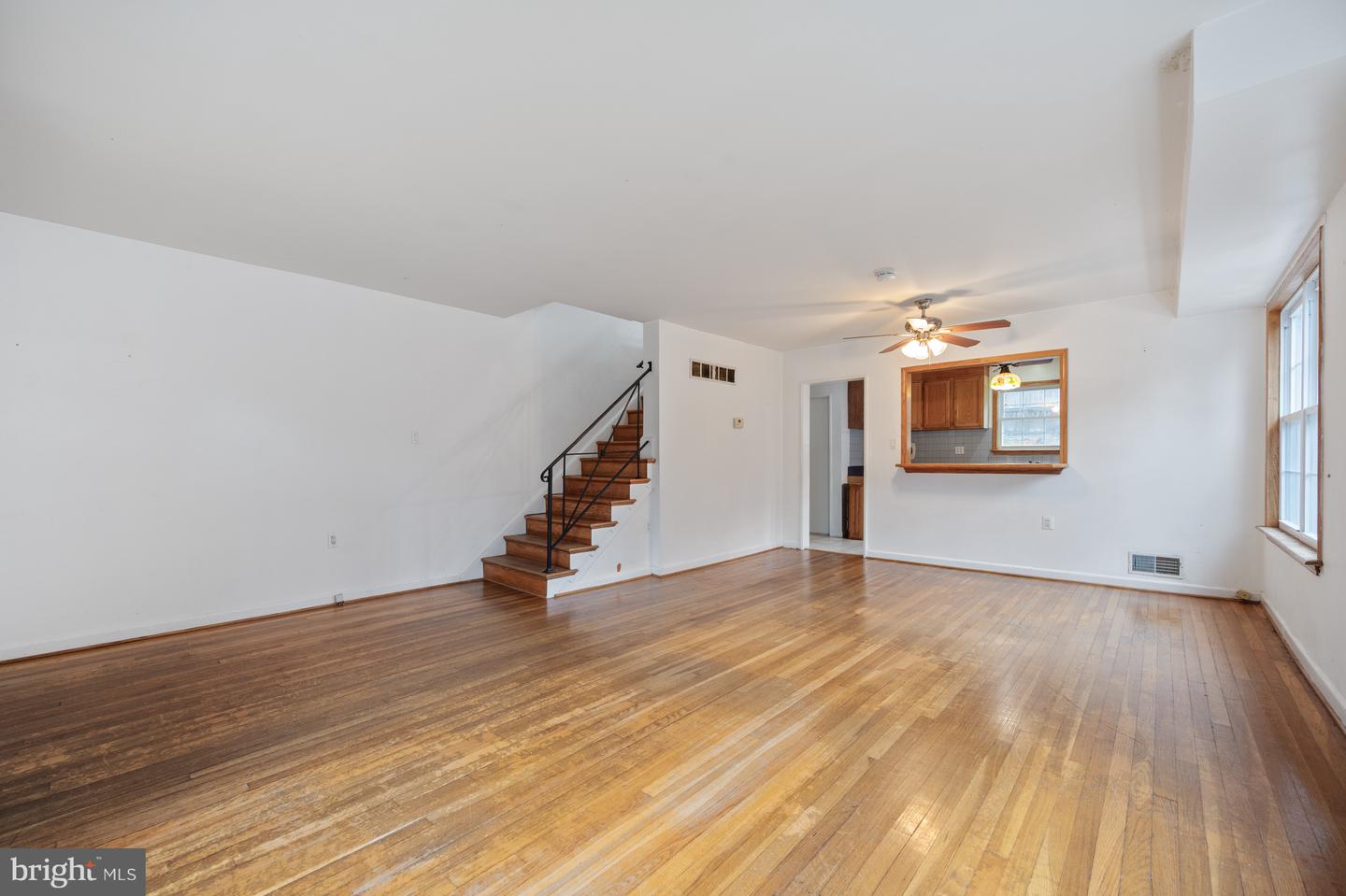 131 E TAYLOR RUN PKWY, ALEXANDRIA, Virginia 22314, 3 Bedrooms Bedrooms, ,2 BathroomsBathrooms,Residential,For sale,131 E TAYLOR RUN PKWY,VAAX2048934 MLS # VAAX2048934