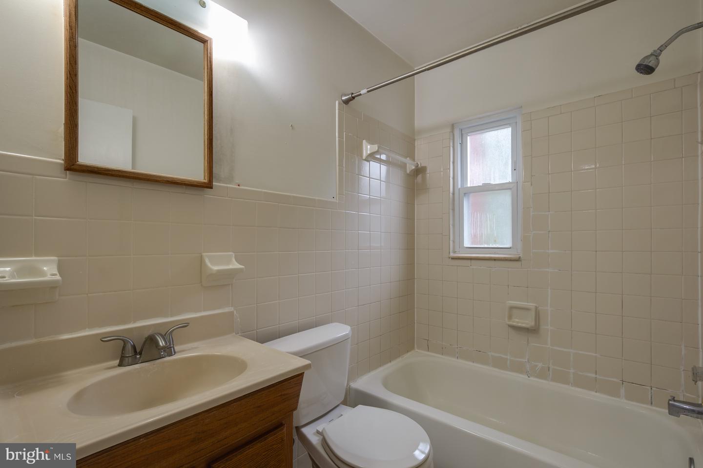 131 E TAYLOR RUN PKWY, ALEXANDRIA, Virginia 22314, 3 Bedrooms Bedrooms, ,2 BathroomsBathrooms,Residential,For sale,131 E TAYLOR RUN PKWY,VAAX2048934 MLS # VAAX2048934