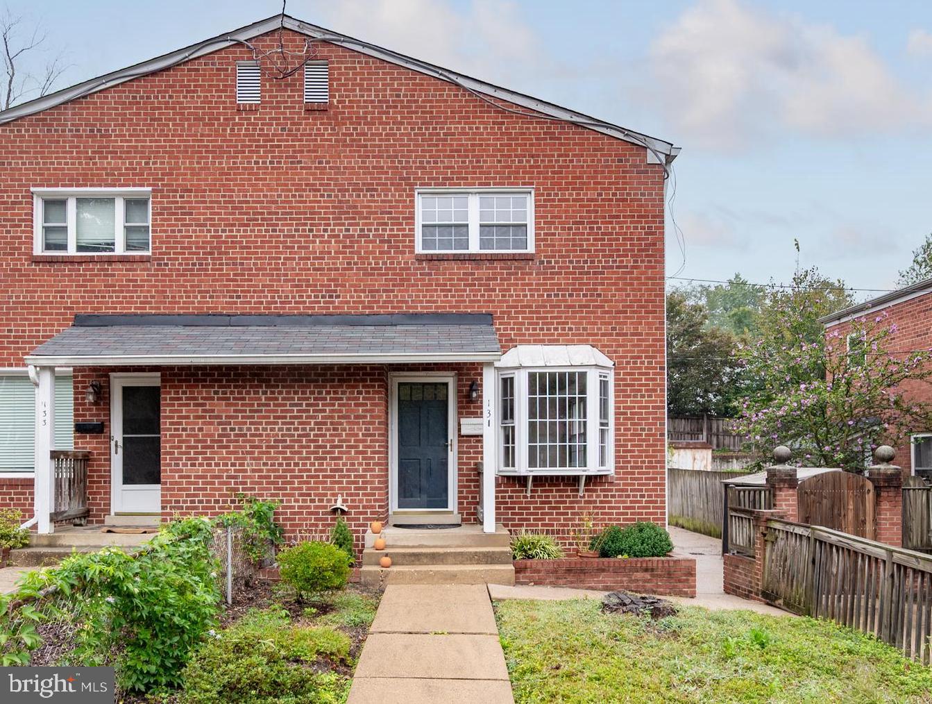 131 E TAYLOR RUN PKWY, ALEXANDRIA, Virginia 22314, 3 Bedrooms Bedrooms, ,2 BathroomsBathrooms,Residential,For sale,131 E TAYLOR RUN PKWY,VAAX2048934 MLS # VAAX2048934
