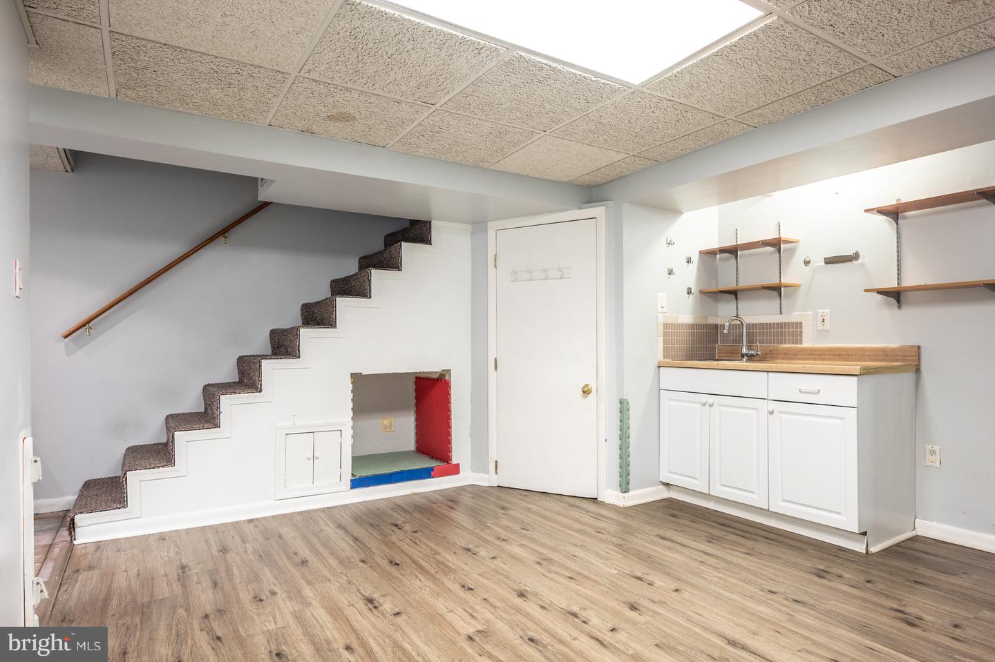 131 E TAYLOR RUN PKWY, ALEXANDRIA, Virginia 22314, 3 Bedrooms Bedrooms, ,2 BathroomsBathrooms,Residential,For sale,131 E TAYLOR RUN PKWY,VAAX2048934 MLS # VAAX2048934