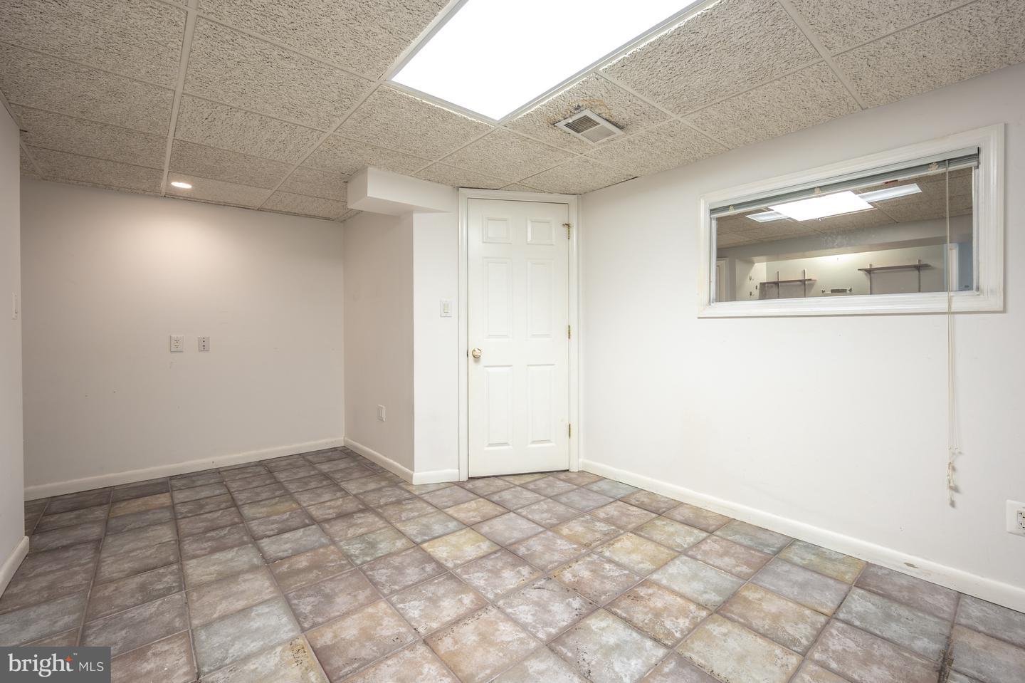 131 E TAYLOR RUN PKWY, ALEXANDRIA, Virginia 22314, 3 Bedrooms Bedrooms, ,2 BathroomsBathrooms,Residential,For sale,131 E TAYLOR RUN PKWY,VAAX2048934 MLS # VAAX2048934