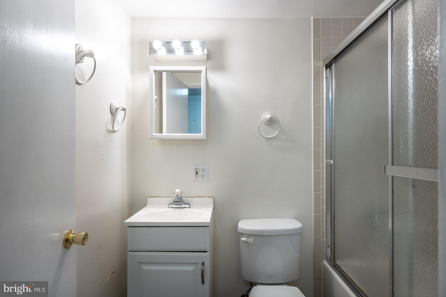 131 E TAYLOR RUN PKWY, ALEXANDRIA, Virginia 22314, 3 Bedrooms Bedrooms, ,2 BathroomsBathrooms,Residential,For sale,131 E TAYLOR RUN PKWY,VAAX2048934 MLS # VAAX2048934