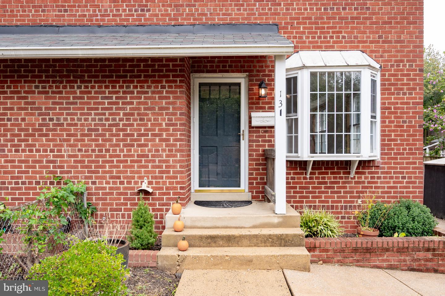 131 E TAYLOR RUN PKWY, ALEXANDRIA, Virginia 22314, 3 Bedrooms Bedrooms, ,2 BathroomsBathrooms,Residential,For sale,131 E TAYLOR RUN PKWY,VAAX2048934 MLS # VAAX2048934