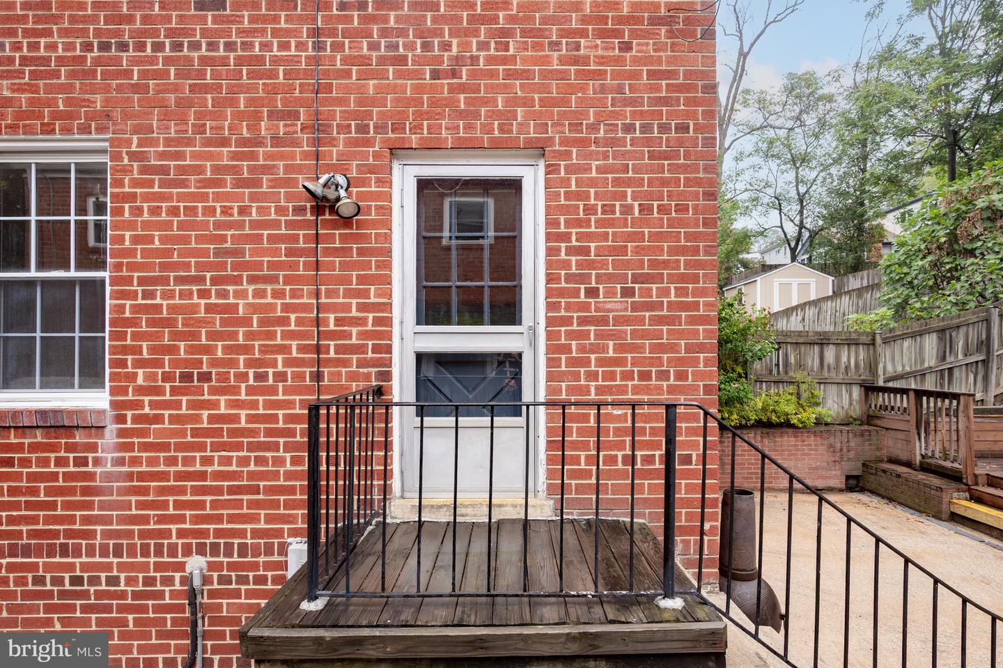 131 E TAYLOR RUN PKWY, ALEXANDRIA, Virginia 22314, 3 Bedrooms Bedrooms, ,2 BathroomsBathrooms,Residential,For sale,131 E TAYLOR RUN PKWY,VAAX2048934 MLS # VAAX2048934