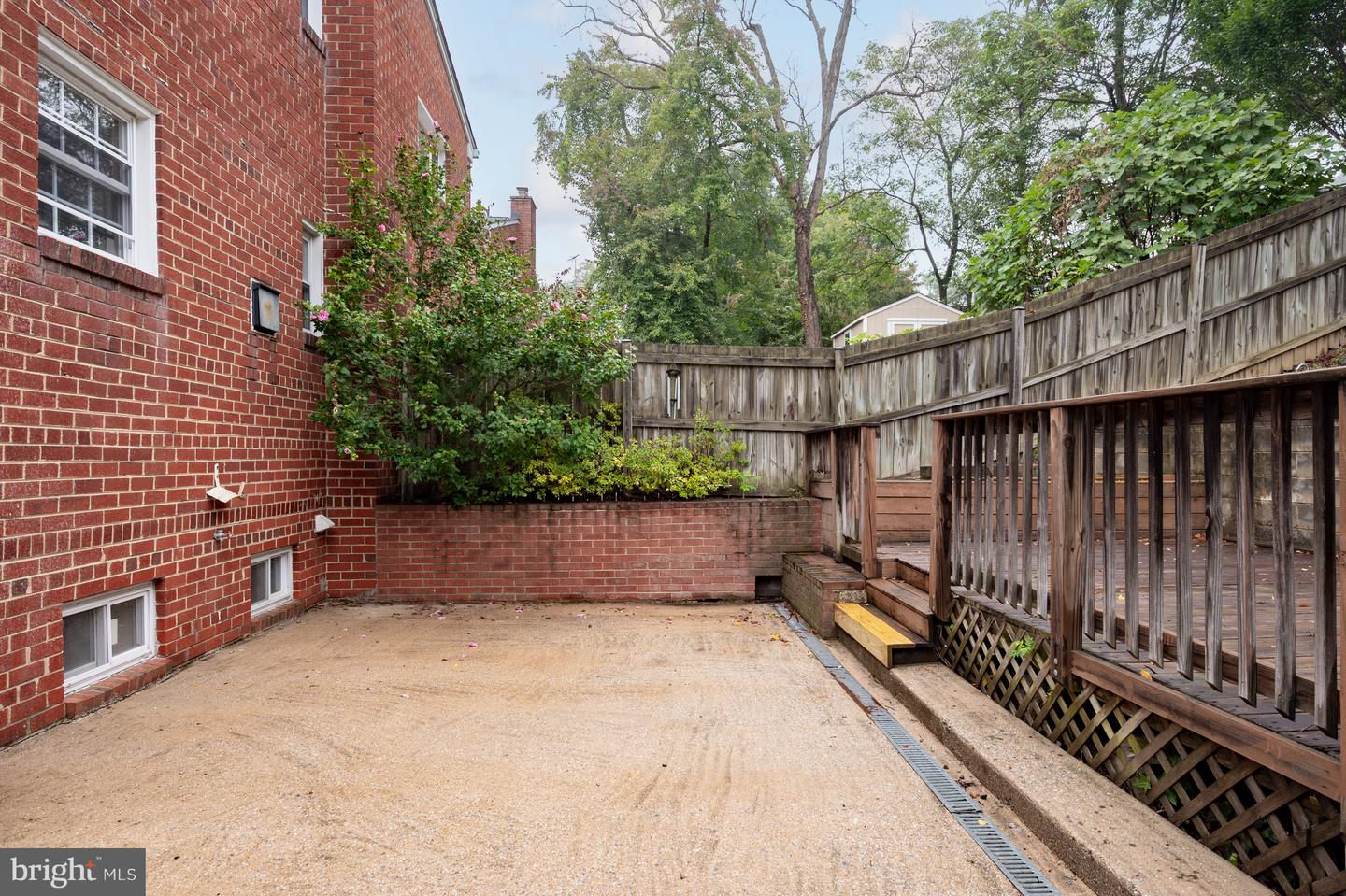131 E TAYLOR RUN PKWY, ALEXANDRIA, Virginia 22314, 3 Bedrooms Bedrooms, ,2 BathroomsBathrooms,Residential,For sale,131 E TAYLOR RUN PKWY,VAAX2048934 MLS # VAAX2048934