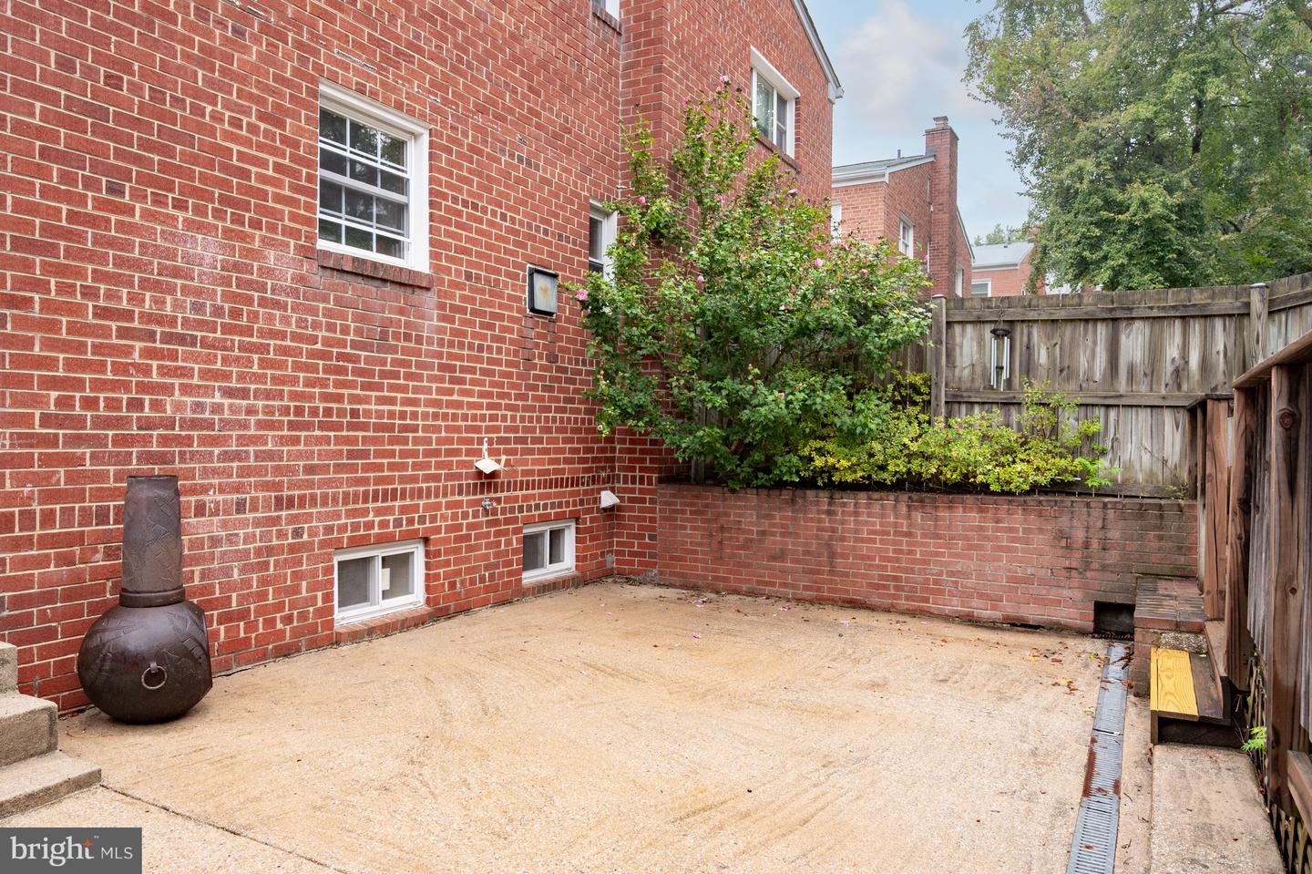 131 E TAYLOR RUN PKWY, ALEXANDRIA, Virginia 22314, 3 Bedrooms Bedrooms, ,2 BathroomsBathrooms,Residential,For sale,131 E TAYLOR RUN PKWY,VAAX2048934 MLS # VAAX2048934