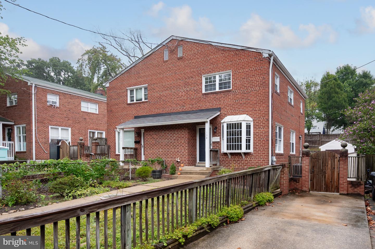 131 E TAYLOR RUN PKWY, ALEXANDRIA, Virginia 22314, 3 Bedrooms Bedrooms, ,2 BathroomsBathrooms,Residential,For sale,131 E TAYLOR RUN PKWY,VAAX2048934 MLS # VAAX2048934