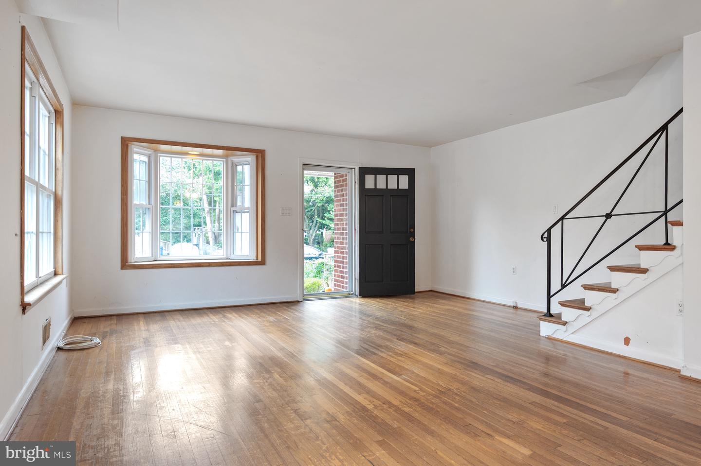 131 E TAYLOR RUN PKWY, ALEXANDRIA, Virginia 22314, 3 Bedrooms Bedrooms, ,2 BathroomsBathrooms,Residential,For sale,131 E TAYLOR RUN PKWY,VAAX2048934 MLS # VAAX2048934