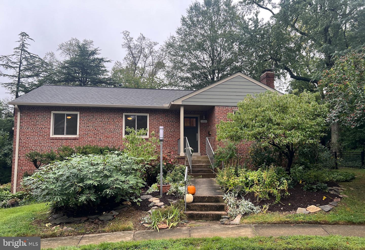 3305 POCOMOKE ST, ARLINGTON, Virginia 22207, 4 Bedrooms Bedrooms, 18 Rooms Rooms,3 BathroomsBathrooms,Residential,For sale,3305 POCOMOKE ST,VAAR2062714 MLS # VAAR2062714