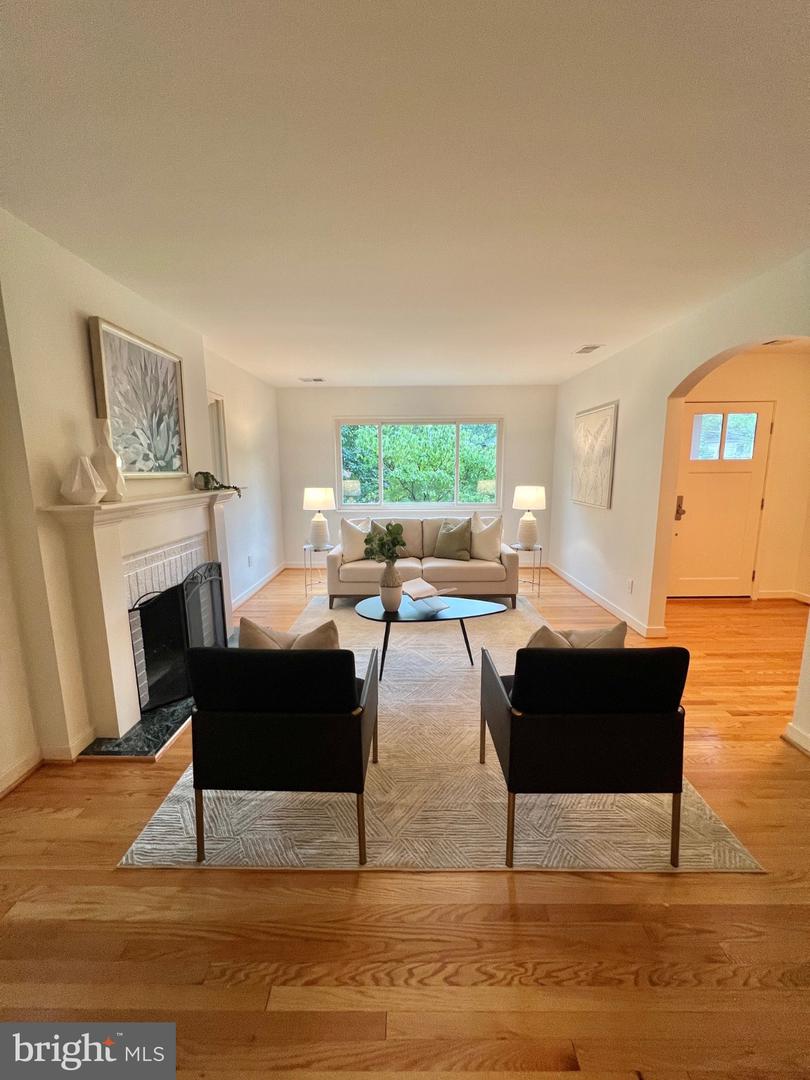 3305 POCOMOKE ST, ARLINGTON, Virginia 22207, 4 Bedrooms Bedrooms, 18 Rooms Rooms,3 BathroomsBathrooms,Residential,For sale,3305 POCOMOKE ST,VAAR2062714 MLS # VAAR2062714