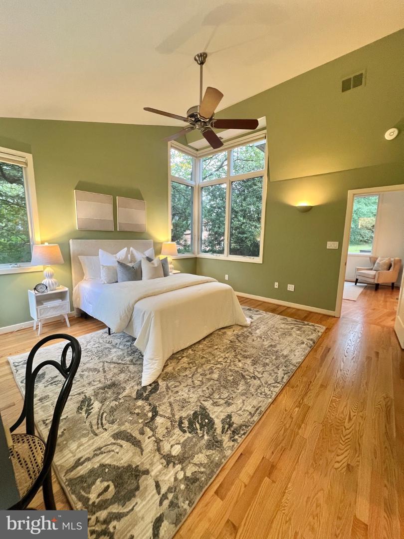 3305 POCOMOKE ST, ARLINGTON, Virginia 22207, 4 Bedrooms Bedrooms, 18 Rooms Rooms,3 BathroomsBathrooms,Residential,For sale,3305 POCOMOKE ST,VAAR2062714 MLS # VAAR2062714