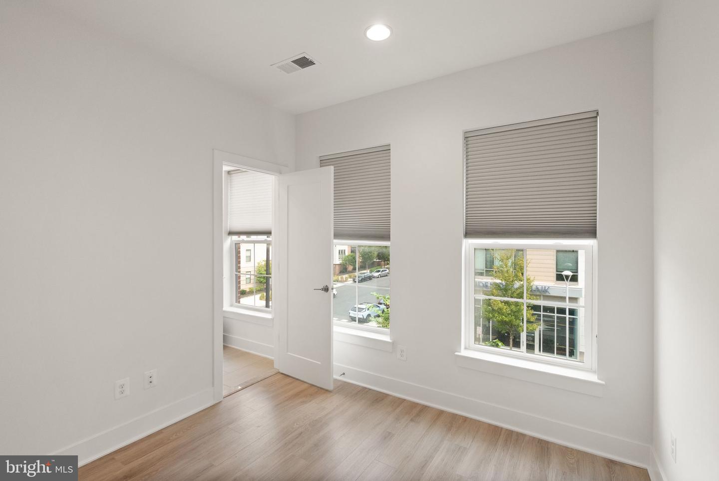 1862 MICHAEL FARADAY DR, RESTON, Virginia 20190, 3 Bedrooms Bedrooms, ,3 BathroomsBathrooms,Residential,For sale,1862 MICHAEL FARADAY DR,VAFX2263216 MLS # VAFX2263216