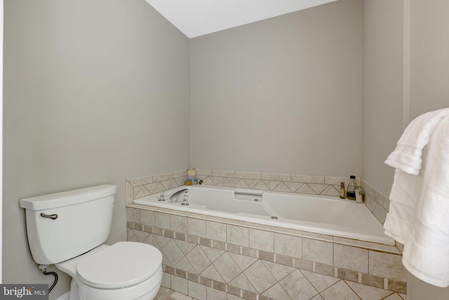 1472 KINGSVALE CIR, HERNDON, Virginia 20170, 5 Bedrooms Bedrooms, ,3 BathroomsBathrooms,Residential,For sale,1472 KINGSVALE CIR,VAFX2263460 MLS # VAFX2263460