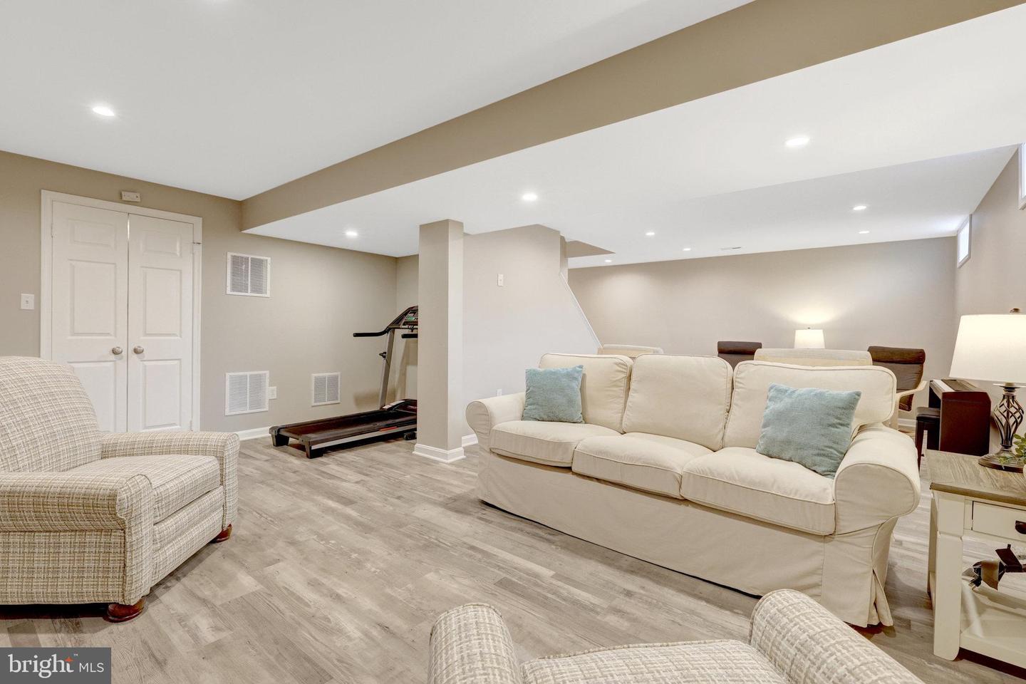 1472 KINGSVALE CIR, HERNDON, Virginia 20170, 5 Bedrooms Bedrooms, ,3 BathroomsBathrooms,Residential,For sale,1472 KINGSVALE CIR,VAFX2263460 MLS # VAFX2263460